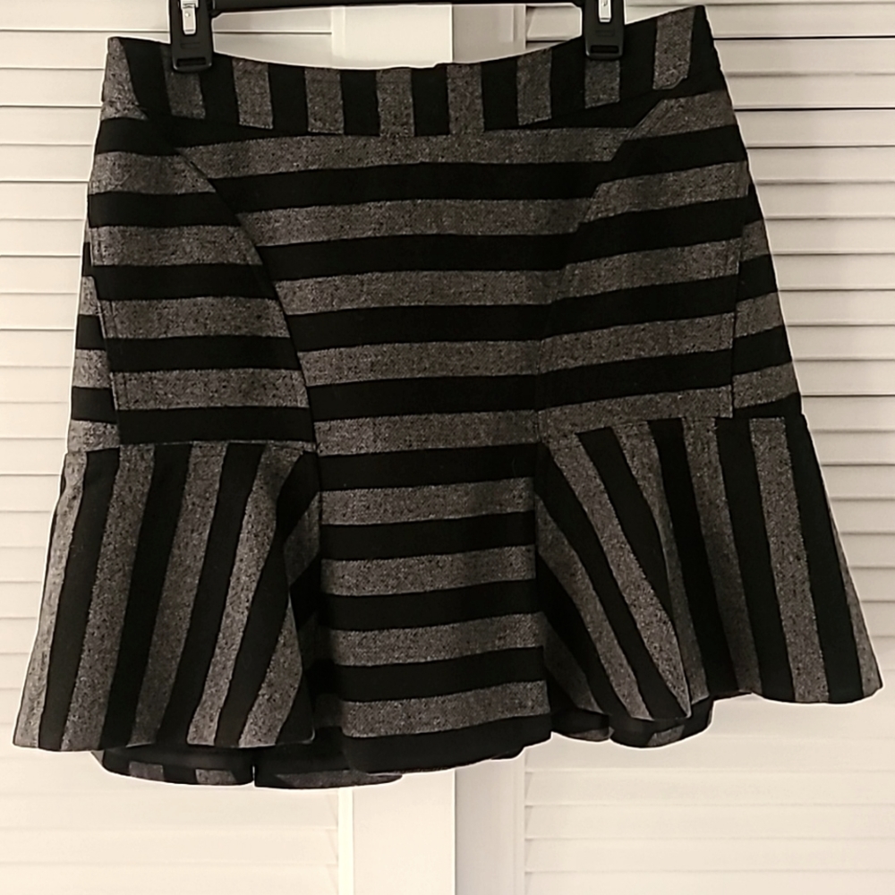 Worthington A-Line Wool Blend Striped Lined Career Skirt.  Sz 10  Black/Gray
